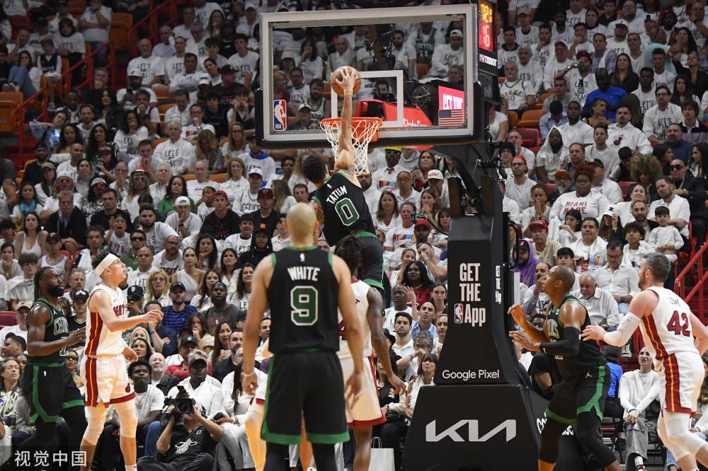 待已久的首 待已久的首