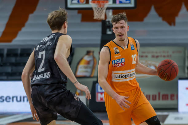 成为他们历 成为他们历